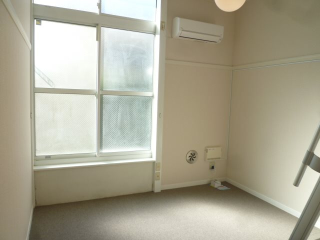 洋室（約6帖）ロフト付き※参考写真