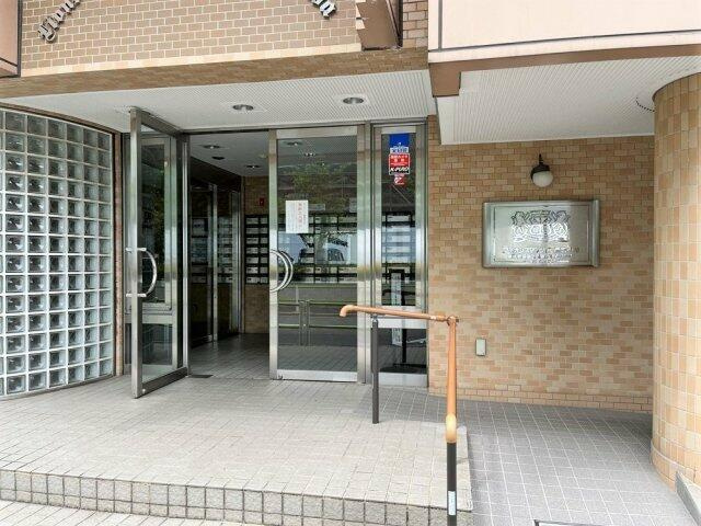 ライオンズマンション西新小岩のエントランス