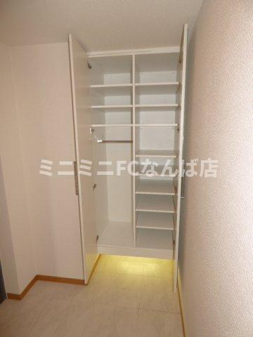 エスリード西本町の玄関