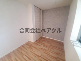 【寝室】 | リガールメゾン円町 | 使い勝手のいい寝室です
