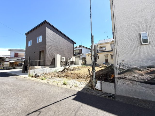 越谷市恩間１０期１号棟リガーレ　新築戸建の外観|これから基礎工事が始まる準備段階の敷地。永く住み続ける土地の素顔をじっくりご確認できる機会です。