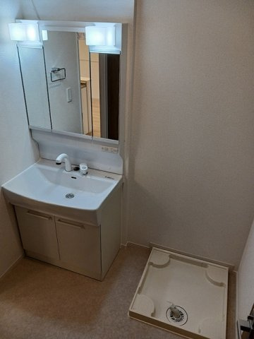 中瀬ロイヤルガーデンの洗面所|脱衣スペースもあります