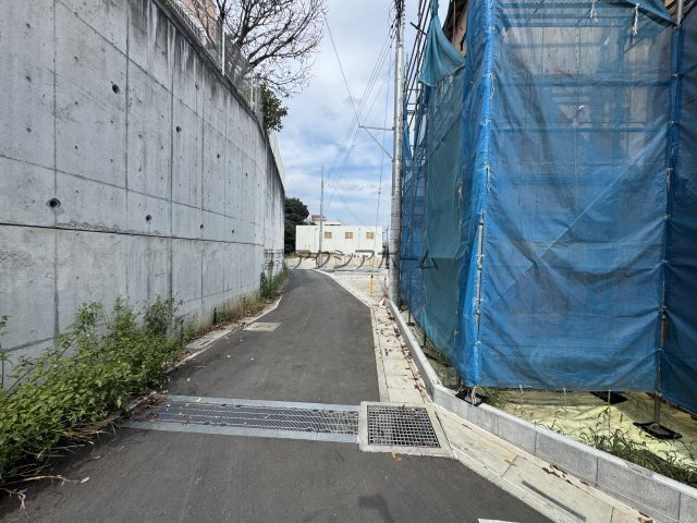 入間市高倉5丁目・全15棟　新築一戸建　14号棟の前面道路含む現地写真|2026年9月30日撮影