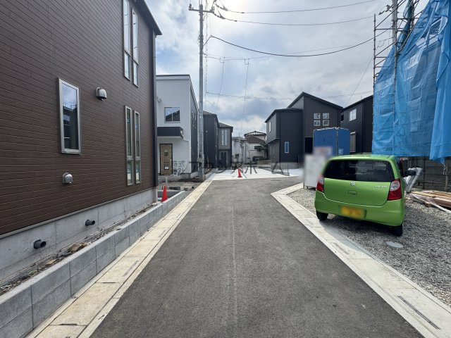 入間市高倉5丁目・全15棟　新築一戸建　14号棟の前面道路含む現地写真|2026年9月30日撮影