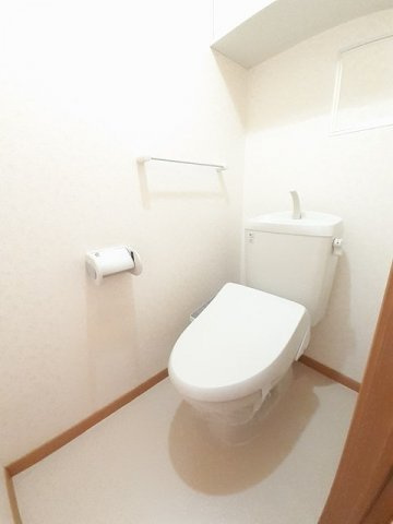 アルテミスのトイレ|落ち着いた色調のトイレです