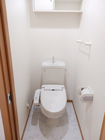セレノ・カーサ　Ａのトイレ|落ち着いた色調のトイレです