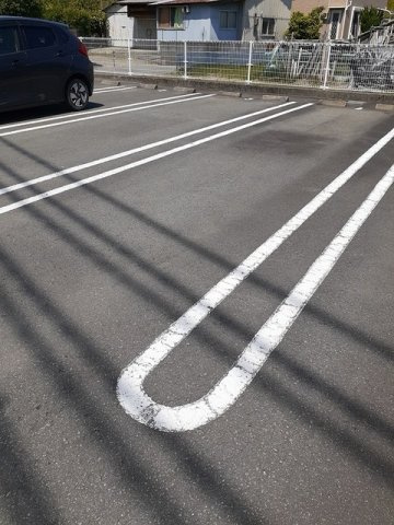 プランタンの駐車場|駐車場に車を止められます