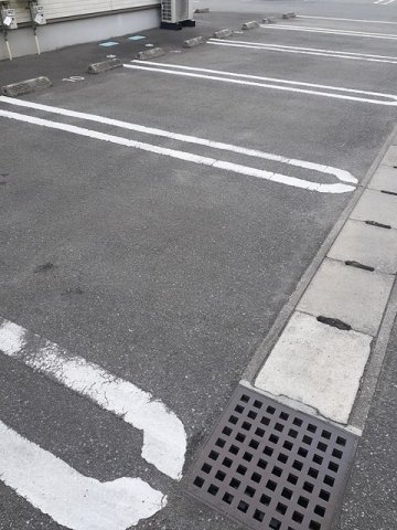 ラリュール　Ⅱの駐車場|駐車場完備です