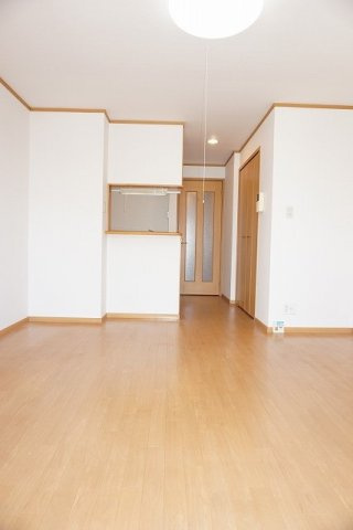 プリムヴェールＡの居間・リビング|ゆったりとしたリビングです