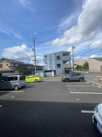 サニーフラット の駐車場
