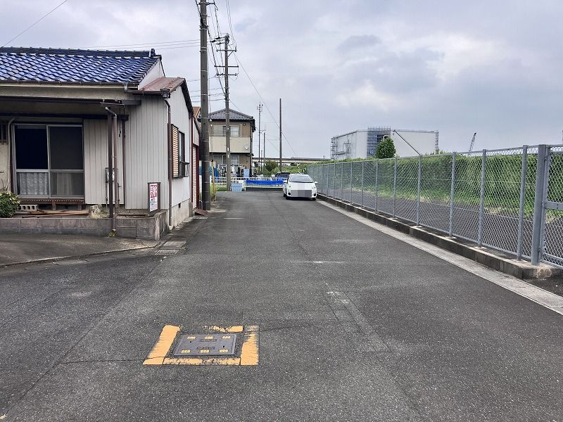海部郡蟹江町桜4丁目の前面道路含む現地写真