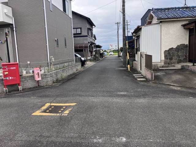 海部郡蟹江町桜4丁目の前面道路含む現地写真