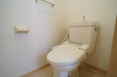【トイレ】 | コーポモンシェル | 落ち着いた色調のトイレです