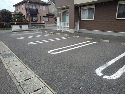 【駐車場】 | ブライト　ガーデン | 駐車場です