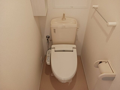 【トイレ】 | サニーフラットＡ | 清潔感のあるトイレです