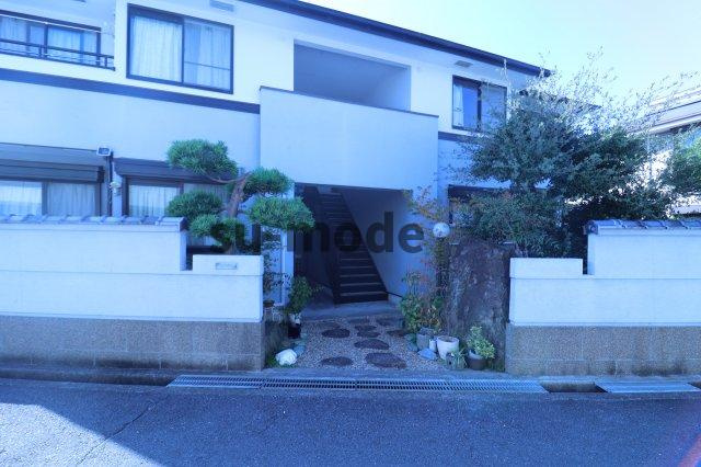 メゾン市川のエントランス