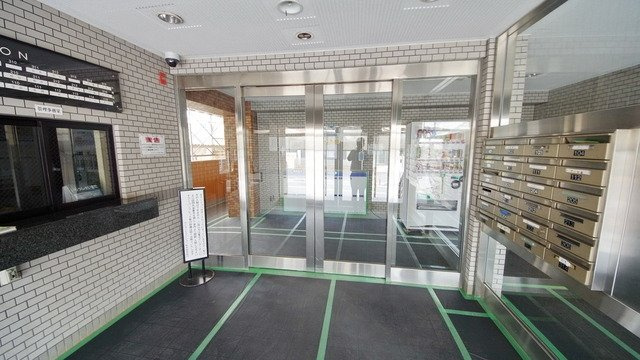 【エントランス】 | ライオンズマンション新座 | 落ち着いたエントランスです