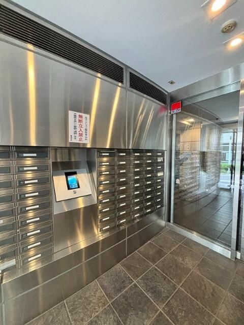 エスティメゾン亀戸のエントランス