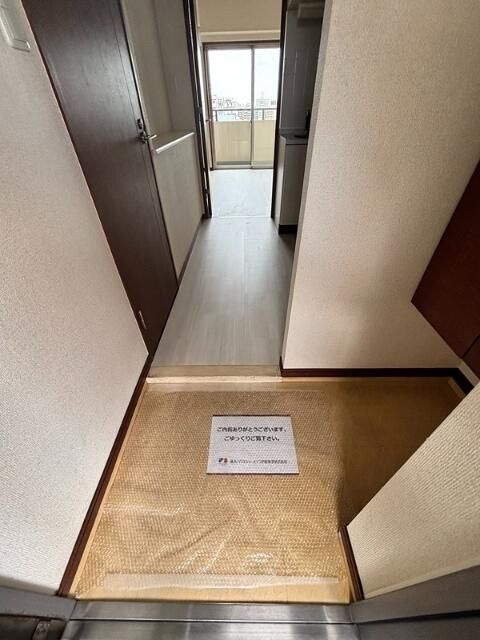 エスティメゾン亀戸の玄関