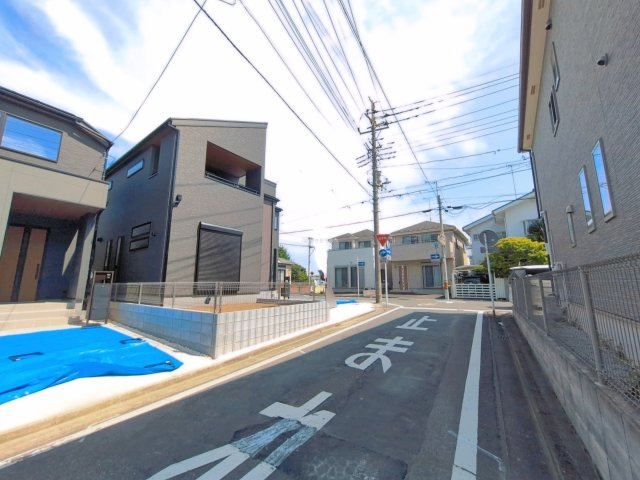 ふじみ野市元福岡１丁目の新築一戸建の前面道路含む現地写真