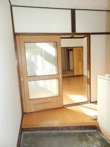 室蘭市高砂町３丁目１６-7戸建の玄関