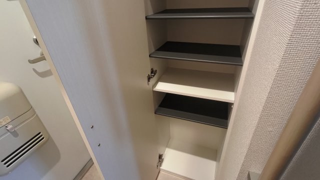 クレイノアイリス芥川の玄関