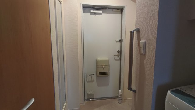 クレイノアイリス芥川の玄関