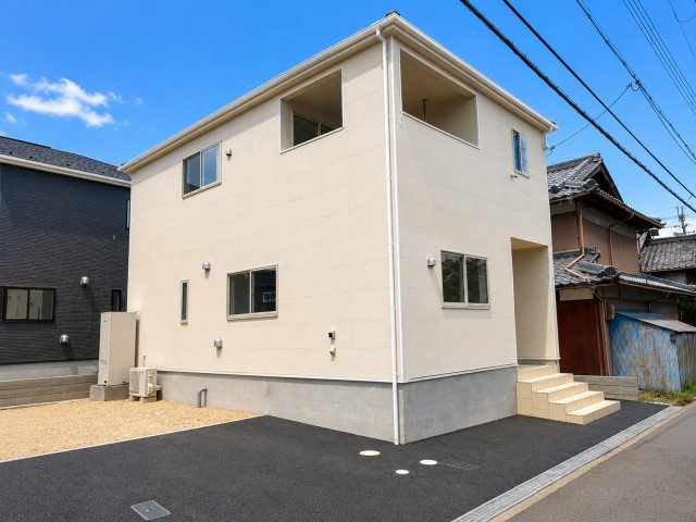 彦根市正法寺町の外観