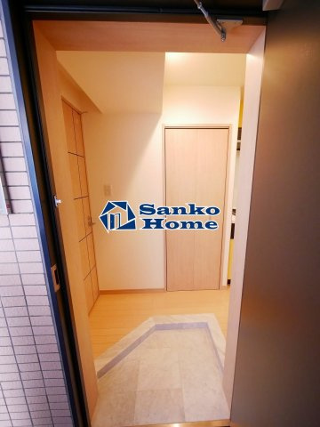 ガラ・シティ東日本橋の玄関