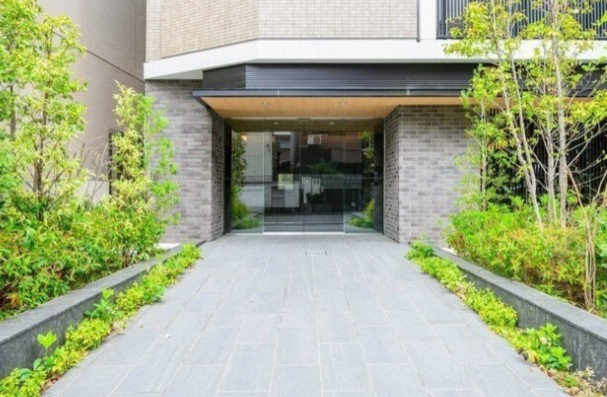 台東区元浅草２丁目の賃貸マンションのエントランス