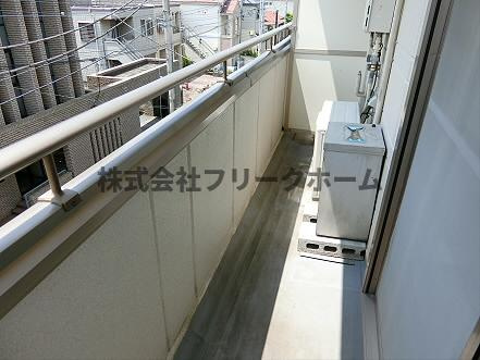 三鷹市下連雀３丁目の賃貸マンションのバルコニー