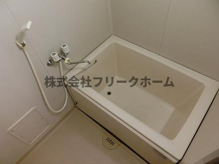 三鷹市下連雀３丁目の賃貸マンションの浴室