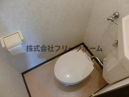 三鷹市下連雀３丁目の賃貸マンションのトイレ