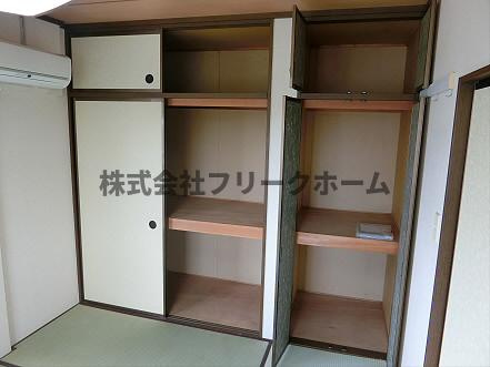 三鷹市下連雀３丁目の賃貸マンションの収納