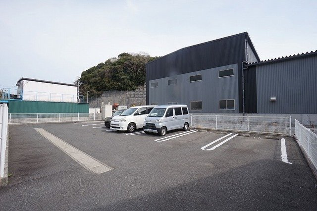メゾン・エムⅡの駐車場