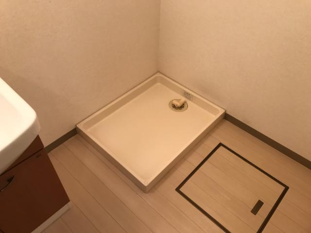 ヒルズ宮ノ下Ａの洗面所|洗濯パン（イメージ）