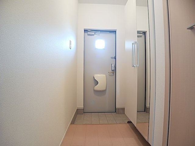 エステートグレース堀川Ｂの玄関