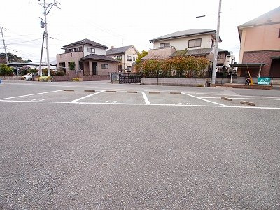 メゾンド本城Ａの駐車場
