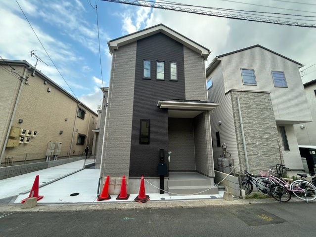 【仲介手数料無料】川口市江戸3丁目の外観|アクセントの外壁がおしゃれな物件！