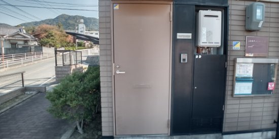 レオパレス大畑の玄関