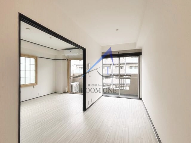 鶯谷マンションの居間・リビング|洋室のお部屋です。