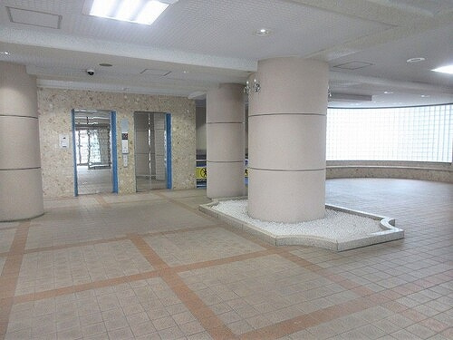 ライオンズマンション皇后崎公園のその他|マンションロビー※前回募集時の写真２０２３年６月撮影