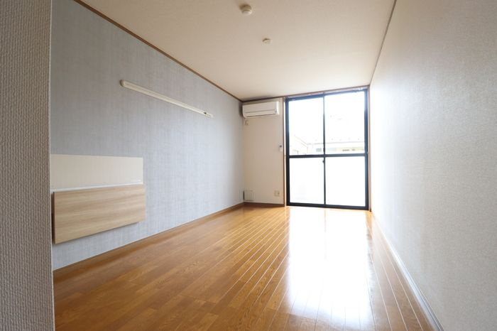 6-10番館の居間・リビング