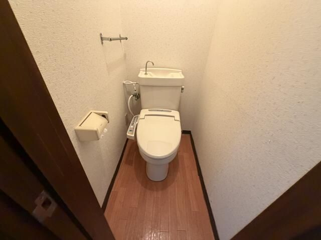 横浜市旭区鶴ケ峰２丁目の賃貸マンションのトイレ