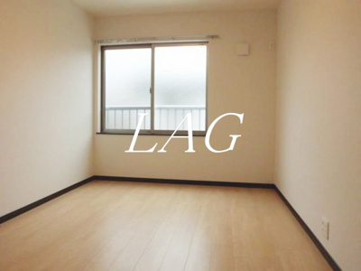 【居間・リビング】 | グラジーエ大久保 | 洋室のお部屋です。