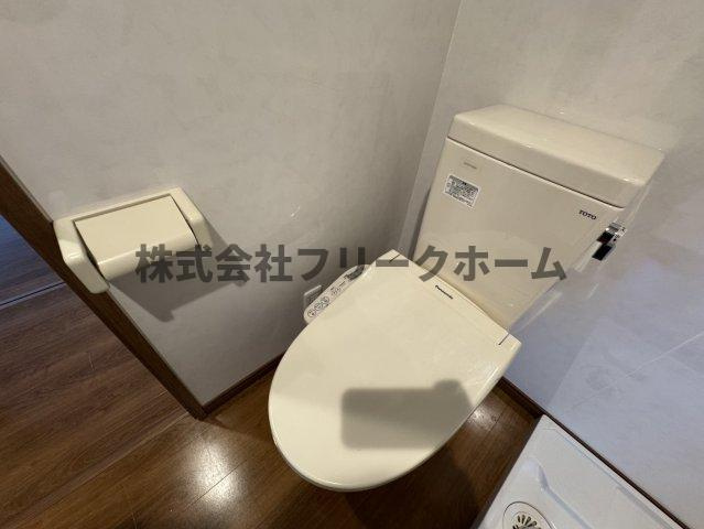 三鷹市上連雀４丁目の賃貸マンションのトイレ