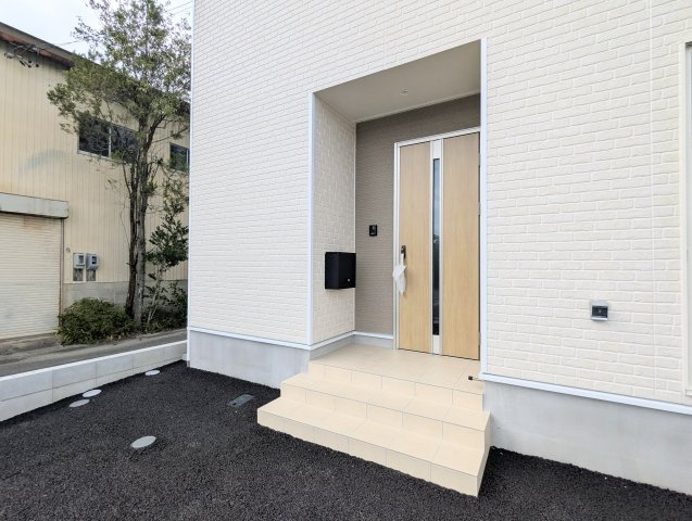 瀬戸市品野町第7　全4棟の玄関