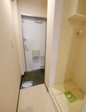 JHK浦和仲町の玄関