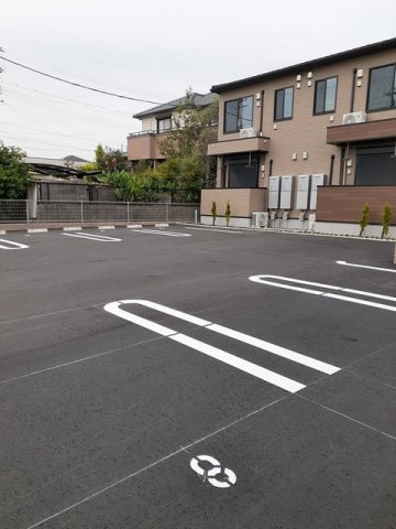 アンソレイエ　　刈谷市近郊の賃貸ならクラスホーム刈谷店の駐車場|車をお持ちの方に嬉しい駐車場付きの物件です
