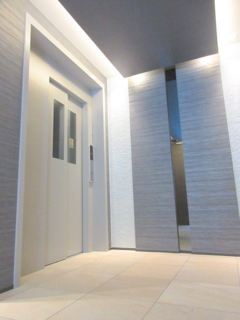 メゾン二神のその他共用部分|★重厚感のある共用部★